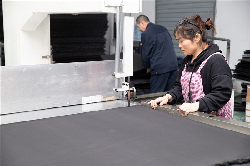 儀(yi)錶(biao)盤(pan)減震